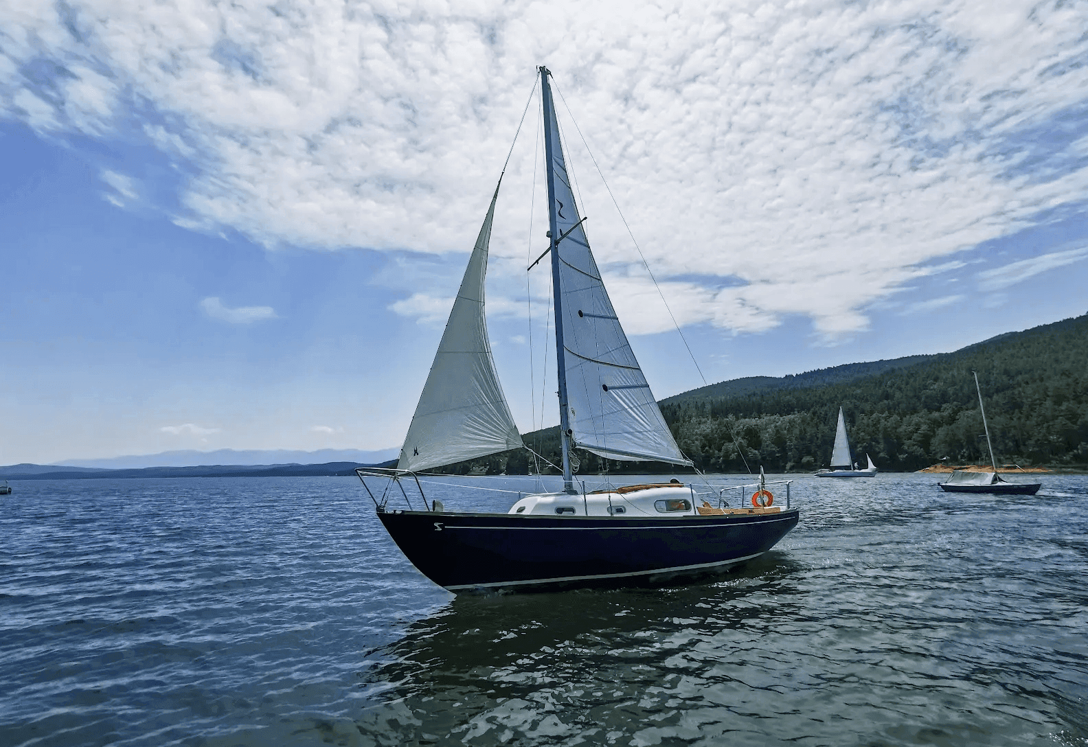 Банер на Sail With Me Разходки и обучения с яхта