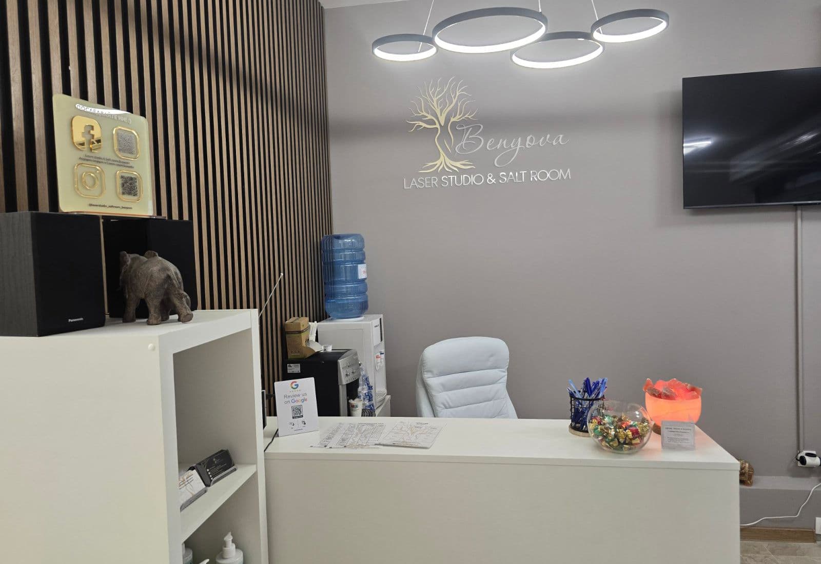 Банер на Laser Studio and Salt Room Benyova