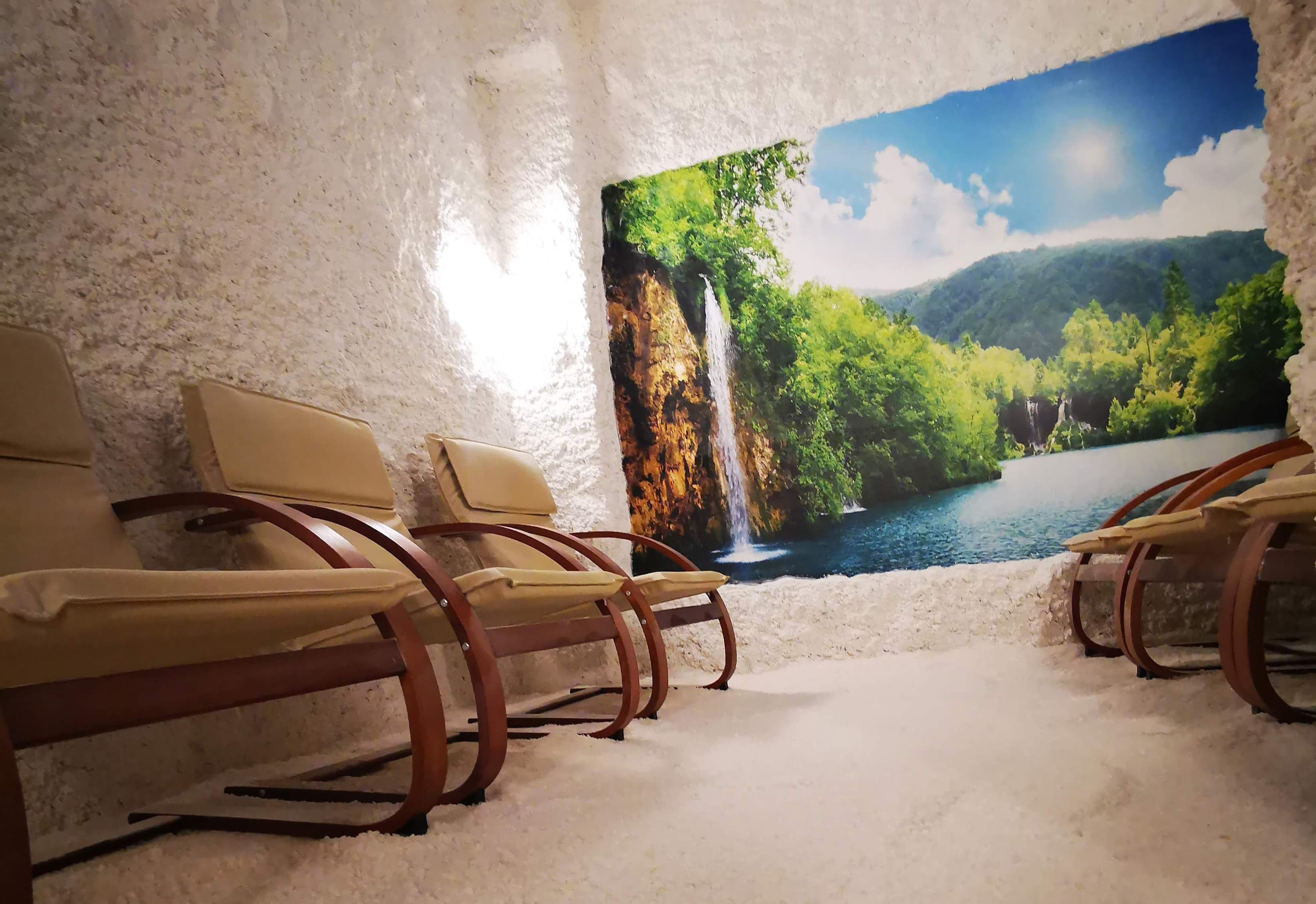 Банер на Солни стаи SALT ME The Mall