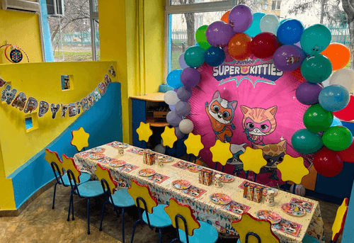 Детски парти клуб Шарен свят