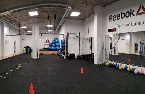 Спортна зала YSquared Fit Studio
